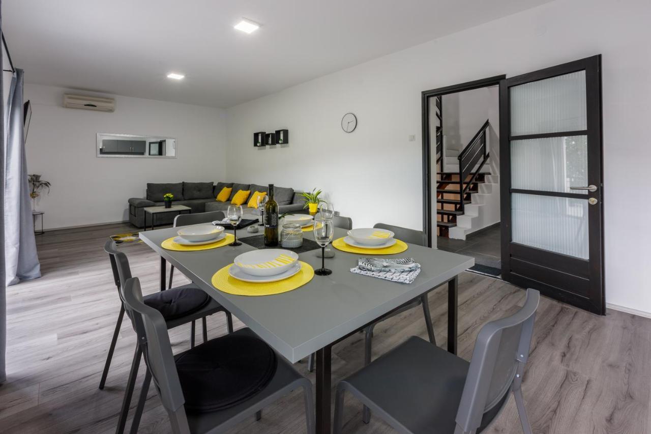 Holiday House Dino Bribir  Luaran gambar